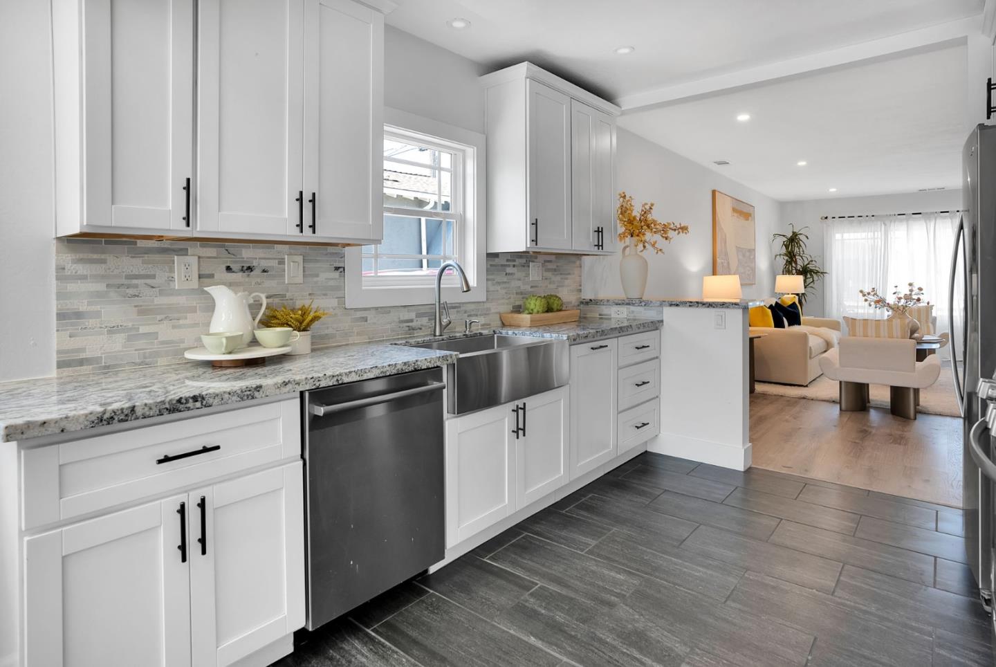 Detail Gallery Image 11 of 30 For 1349 Jefferson Ave, Redwood City,  CA 94062 - 2 Beds | 2 Baths