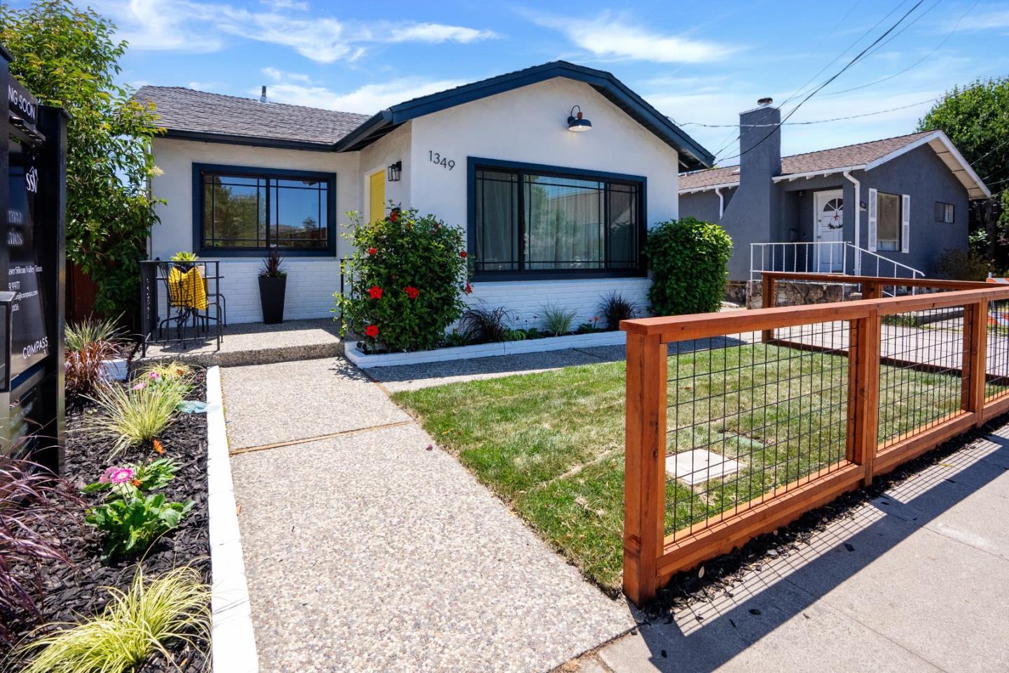 Detail Gallery Image 2 of 30 For 1349 Jefferson Ave, Redwood City,  CA 94062 - 2 Beds | 2 Baths