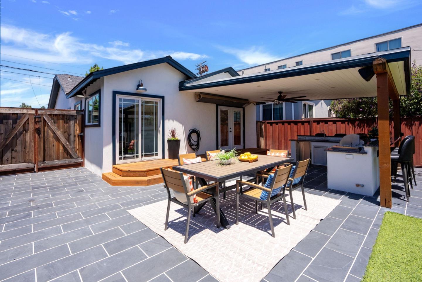 Detail Gallery Image 26 of 30 For 1349 Jefferson Ave, Redwood City,  CA 94062 - 2 Beds | 2 Baths