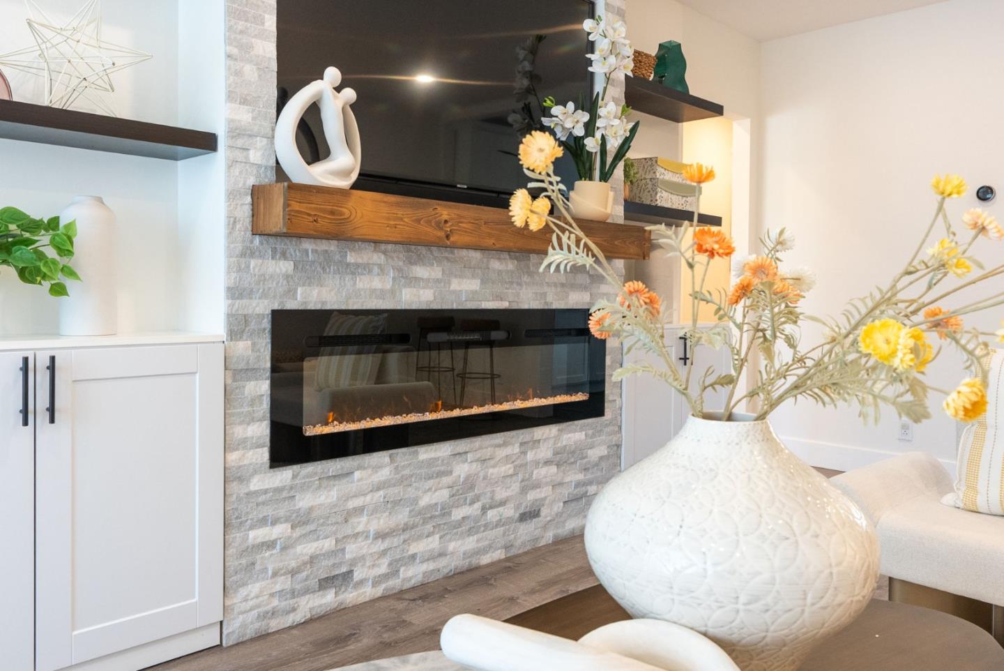 Detail Gallery Image 4 of 30 For 1349 Jefferson Ave, Redwood City,  CA 94062 - 2 Beds | 2 Baths