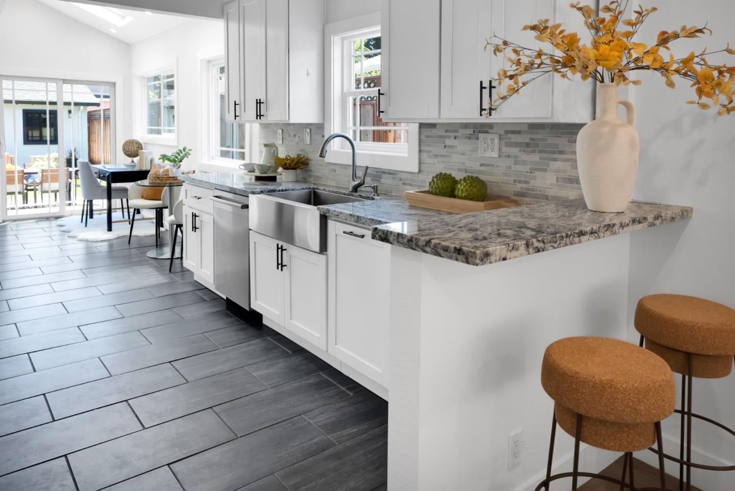 Detail Gallery Image 9 of 30 For 1349 Jefferson Ave, Redwood City,  CA 94062 - 2 Beds | 2 Baths