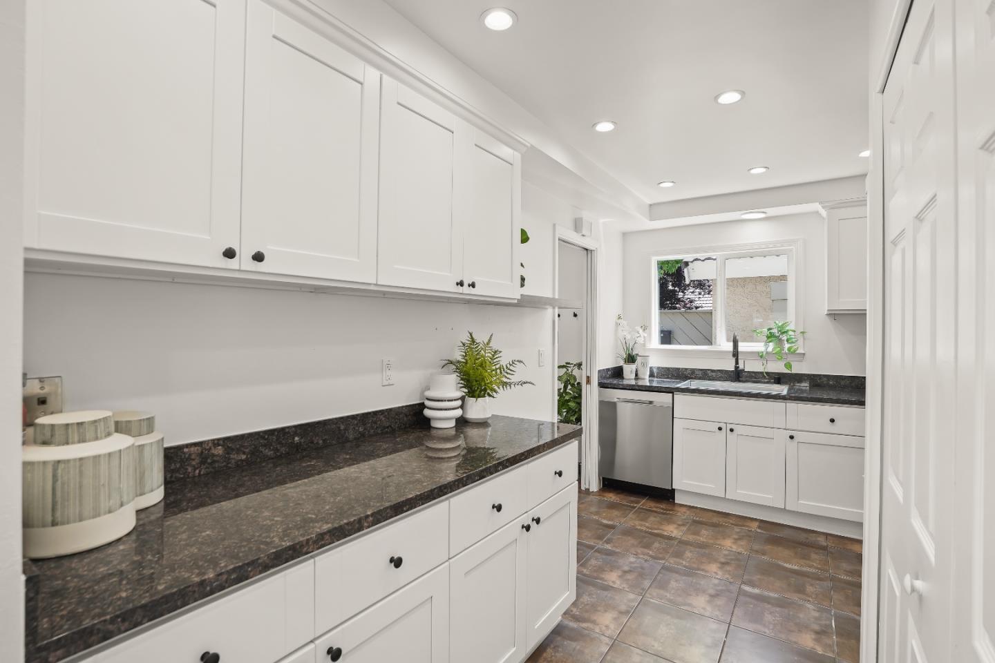 Detail Gallery Image 7 of 29 For 263 Truckee Ln, San Jose,  CA 95136 - 3 Beds | 2 Baths
