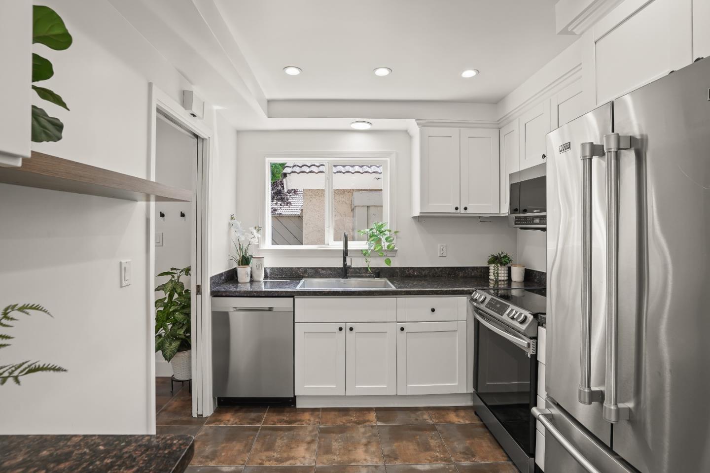 Detail Gallery Image 9 of 29 For 263 Truckee Ln, San Jose,  CA 95136 - 3 Beds | 2 Baths