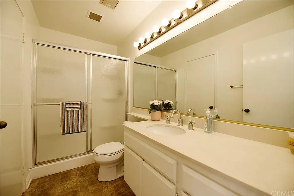 Detail Gallery Image 10 of 14 For 93 Oxford, Irvine,  CA 92612 - 1 Beds | 1 Baths