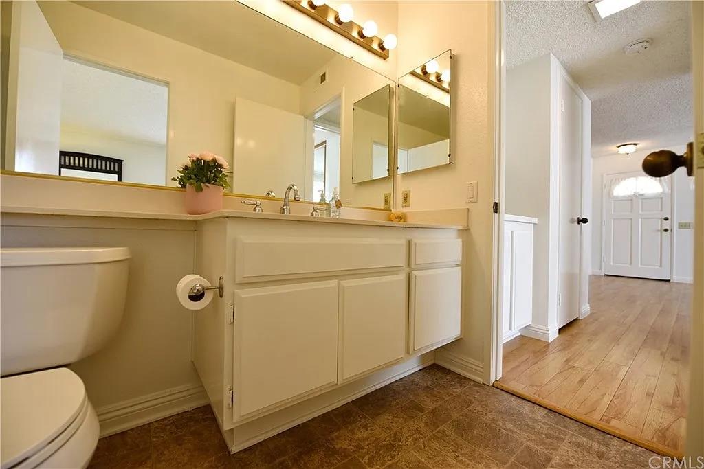 Detail Gallery Image 11 of 14 For 93 Oxford, Irvine,  CA 92612 - 1 Beds | 1 Baths