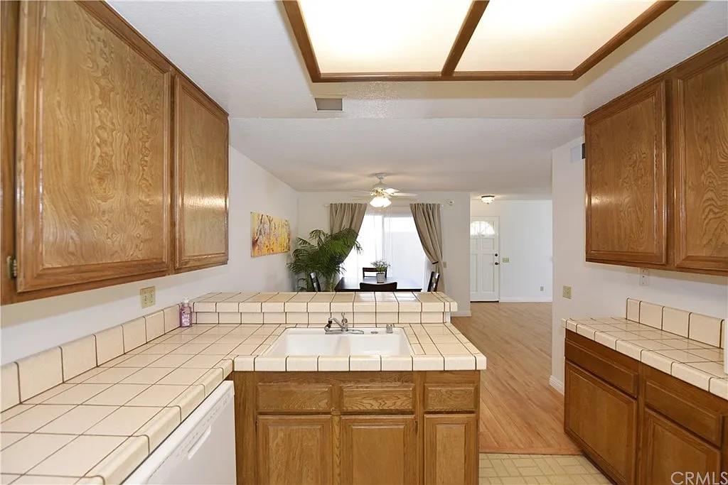 Detail Gallery Image 14 of 14 For 93 Oxford, Irvine,  CA 92612 - 1 Beds | 1 Baths