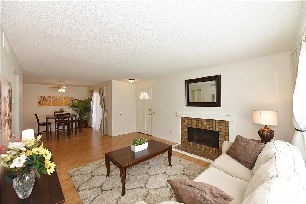 Detail Gallery Image 2 of 14 For 93 Oxford, Irvine,  CA 92612 - 1 Beds | 1 Baths