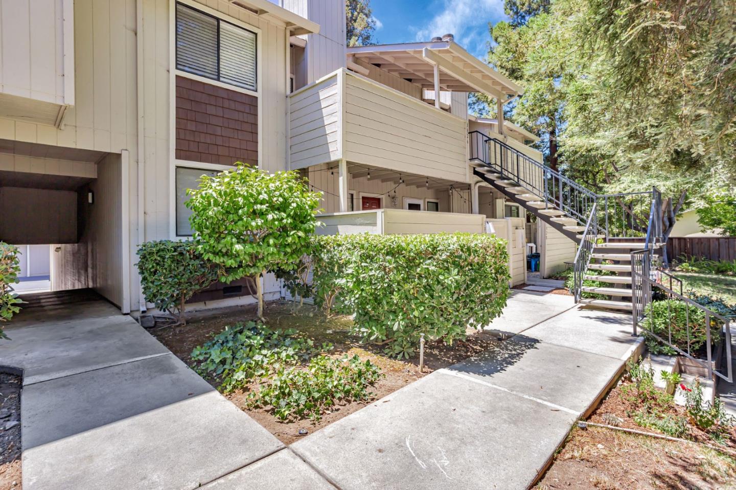 Detail Gallery Image 2 of 31 For 3830 Panda Ln, San Jose,  CA 95117 - 3 Beds | 2 Baths