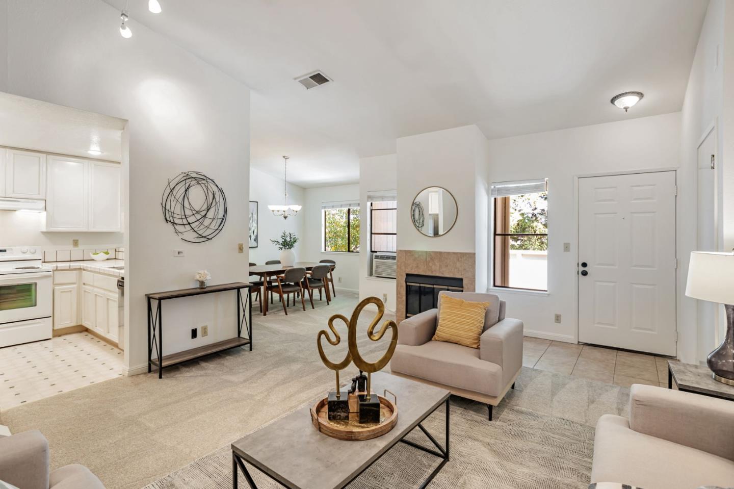 Detail Gallery Image 6 of 31 For 3830 Panda Ln, San Jose,  CA 95117 - 3 Beds | 2 Baths