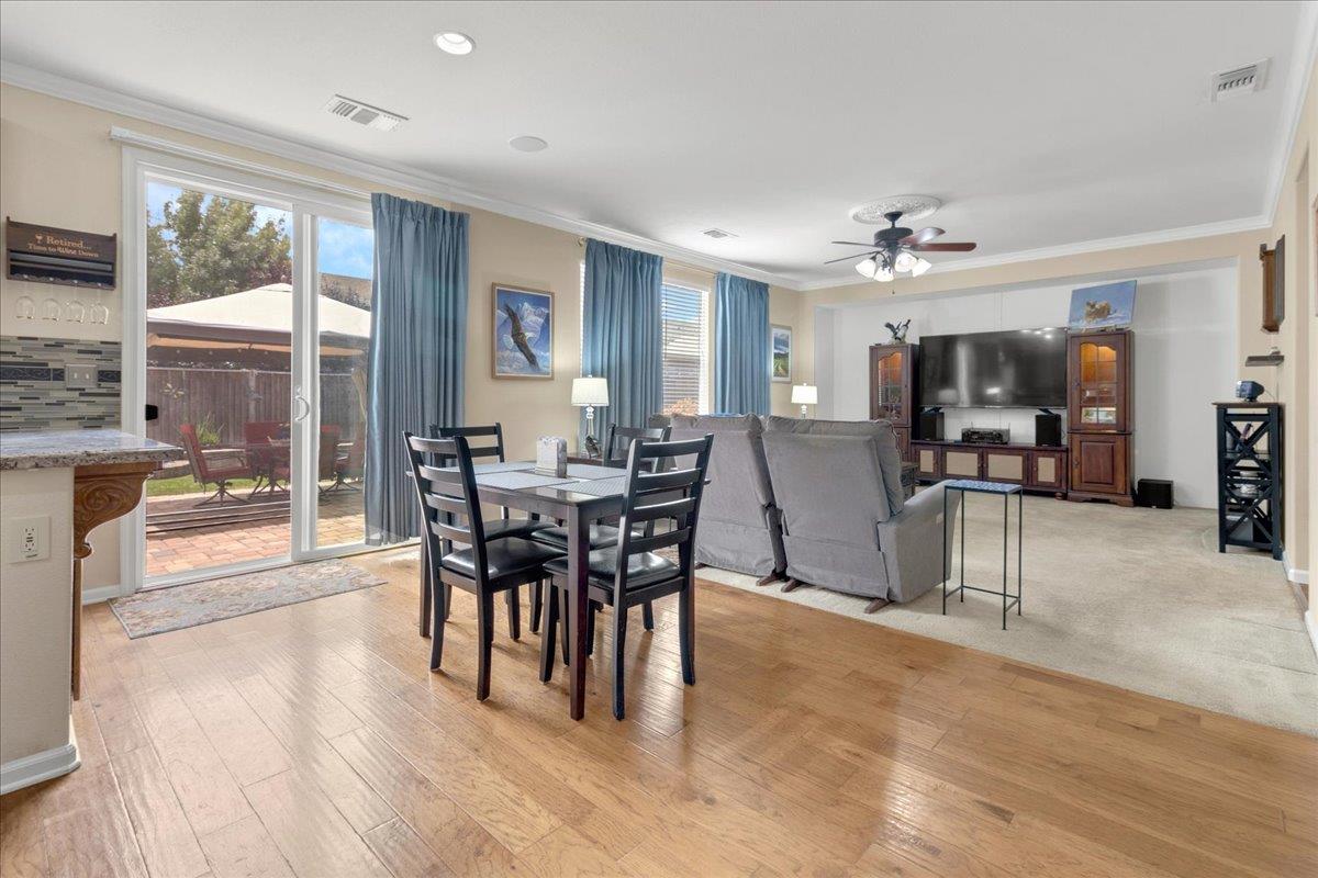 Detail Gallery Image 12 of 49 For 1751 Brighton Dr, Hollister,  CA 95023 - 4 Beds | 2/1 Baths