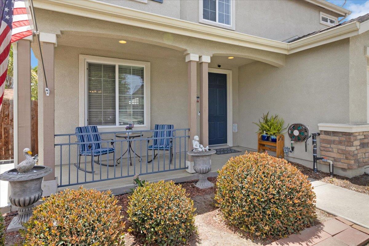 Detail Gallery Image 4 of 49 For 1751 Brighton Dr, Hollister,  CA 95023 - 4 Beds | 2/1 Baths