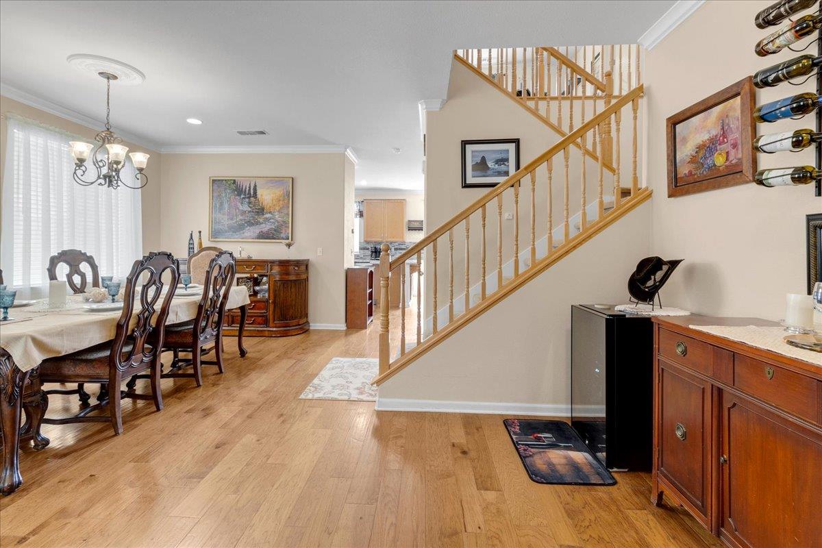 Detail Gallery Image 6 of 49 For 1751 Brighton Dr, Hollister,  CA 95023 - 4 Beds | 2/1 Baths