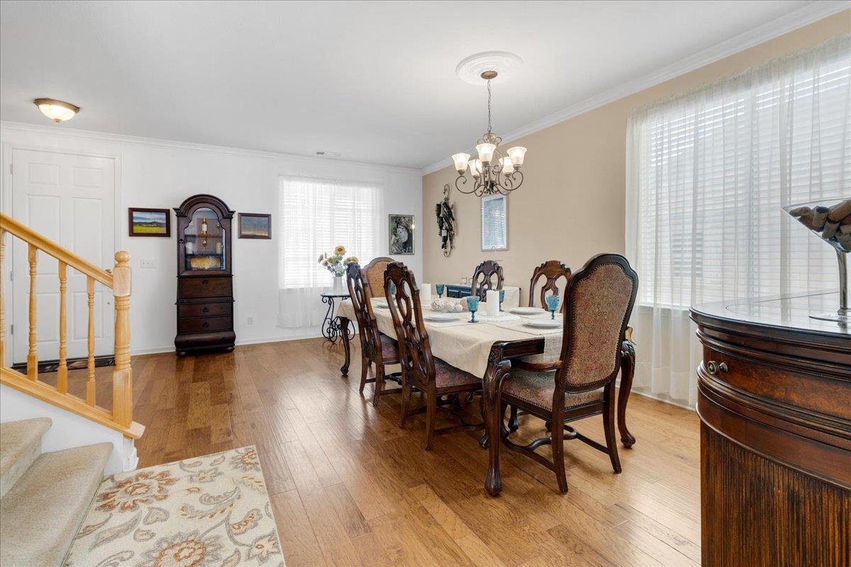 Detail Gallery Image 8 of 49 For 1751 Brighton Dr, Hollister,  CA 95023 - 4 Beds | 2/1 Baths