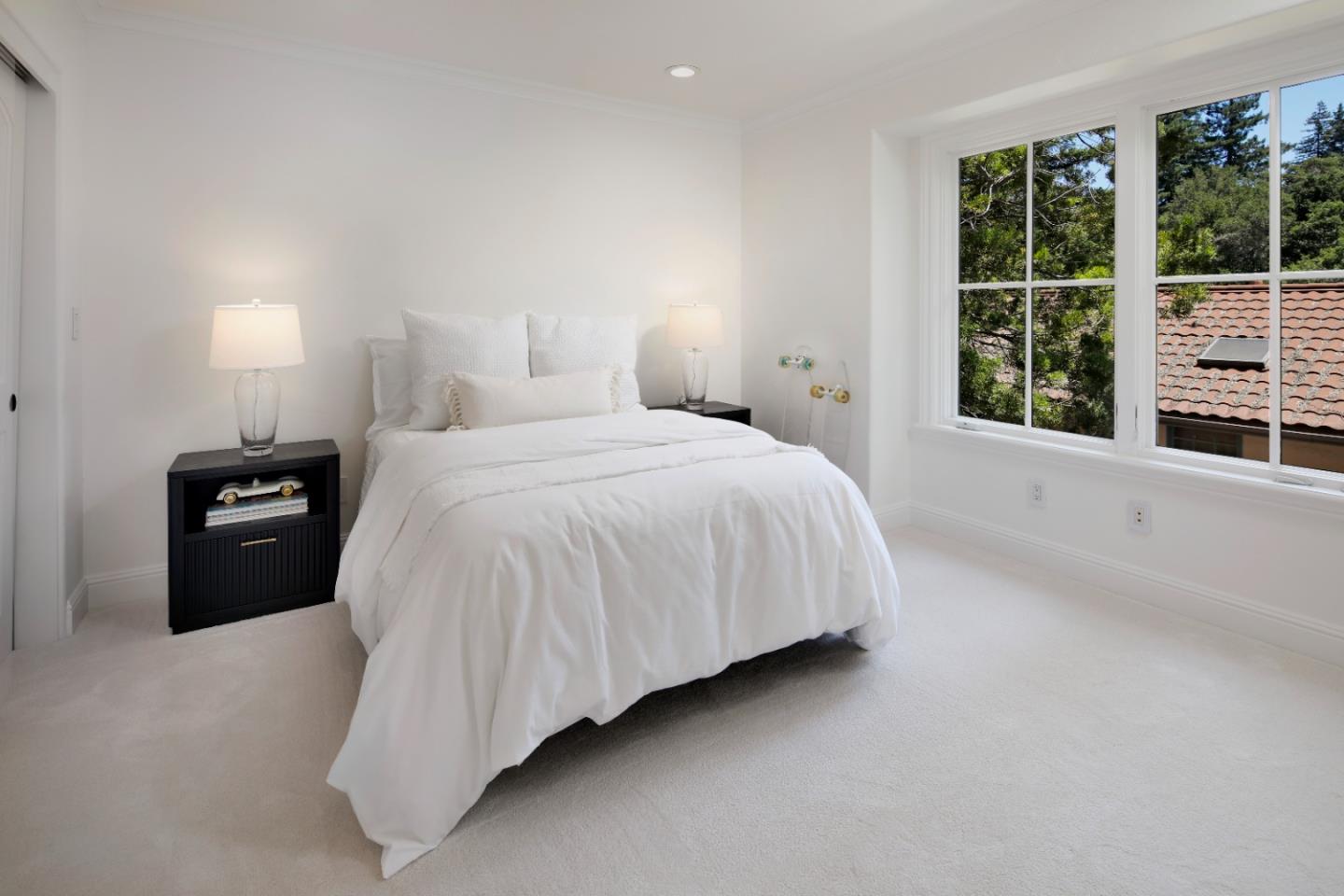 Detail Gallery Image 12 of 17 For 23 Almendral Ave, Atherton,  CA 94027 - 4 Beds | 3/1 Baths