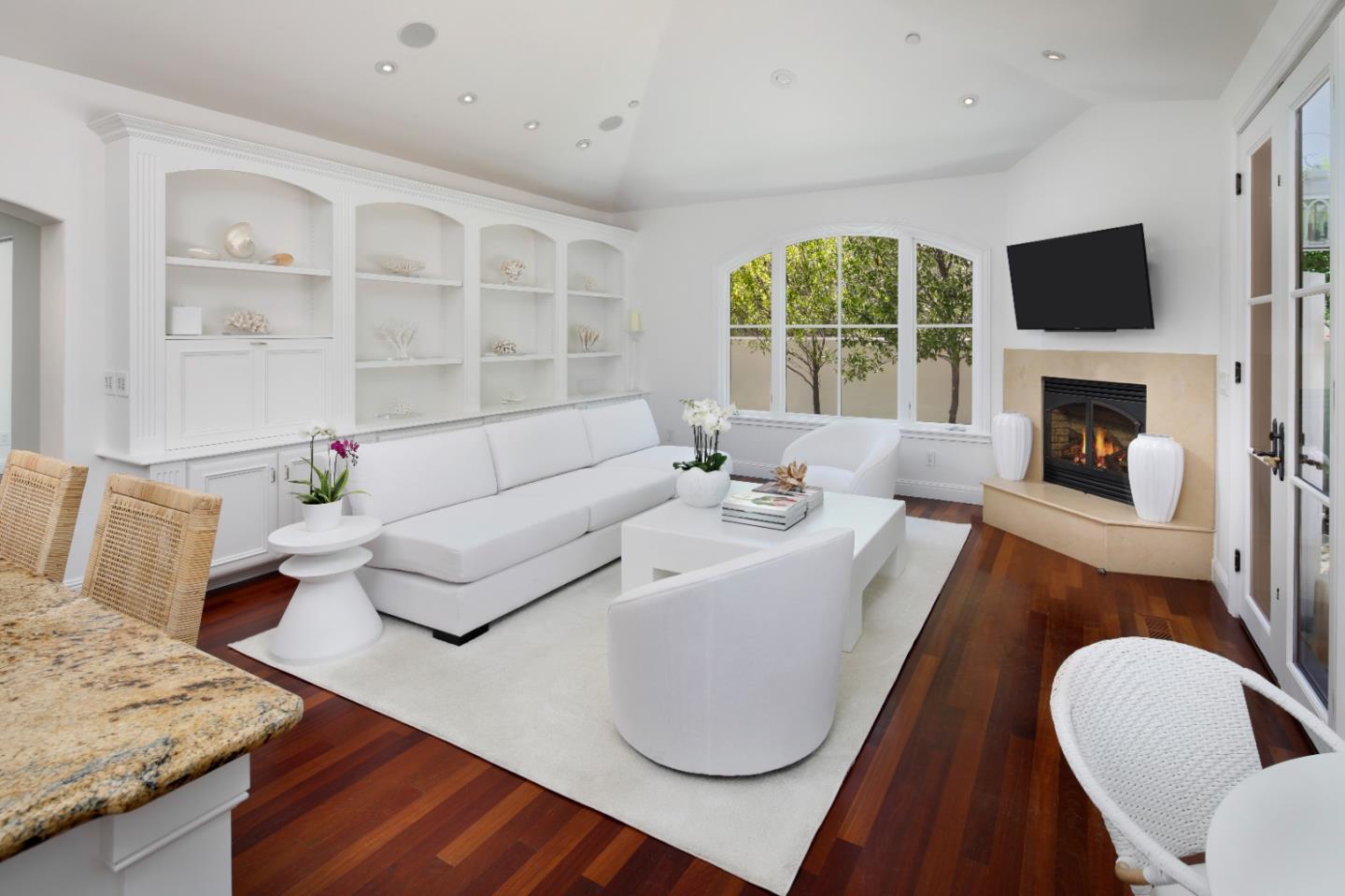Detail Gallery Image 6 of 17 For 23 Almendral Ave, Atherton,  CA 94027 - 4 Beds | 3/1 Baths