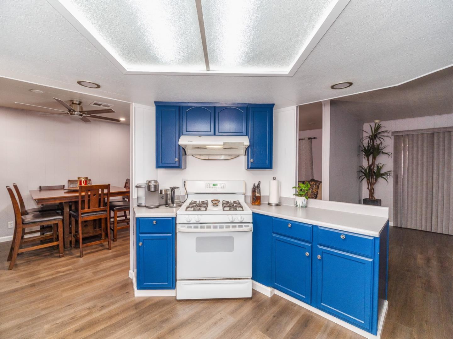 Detail Gallery Image 10 of 28 For 200 Ford Rd #7,  San Jose,  CA 95138 - 3 Beds | 2 Baths