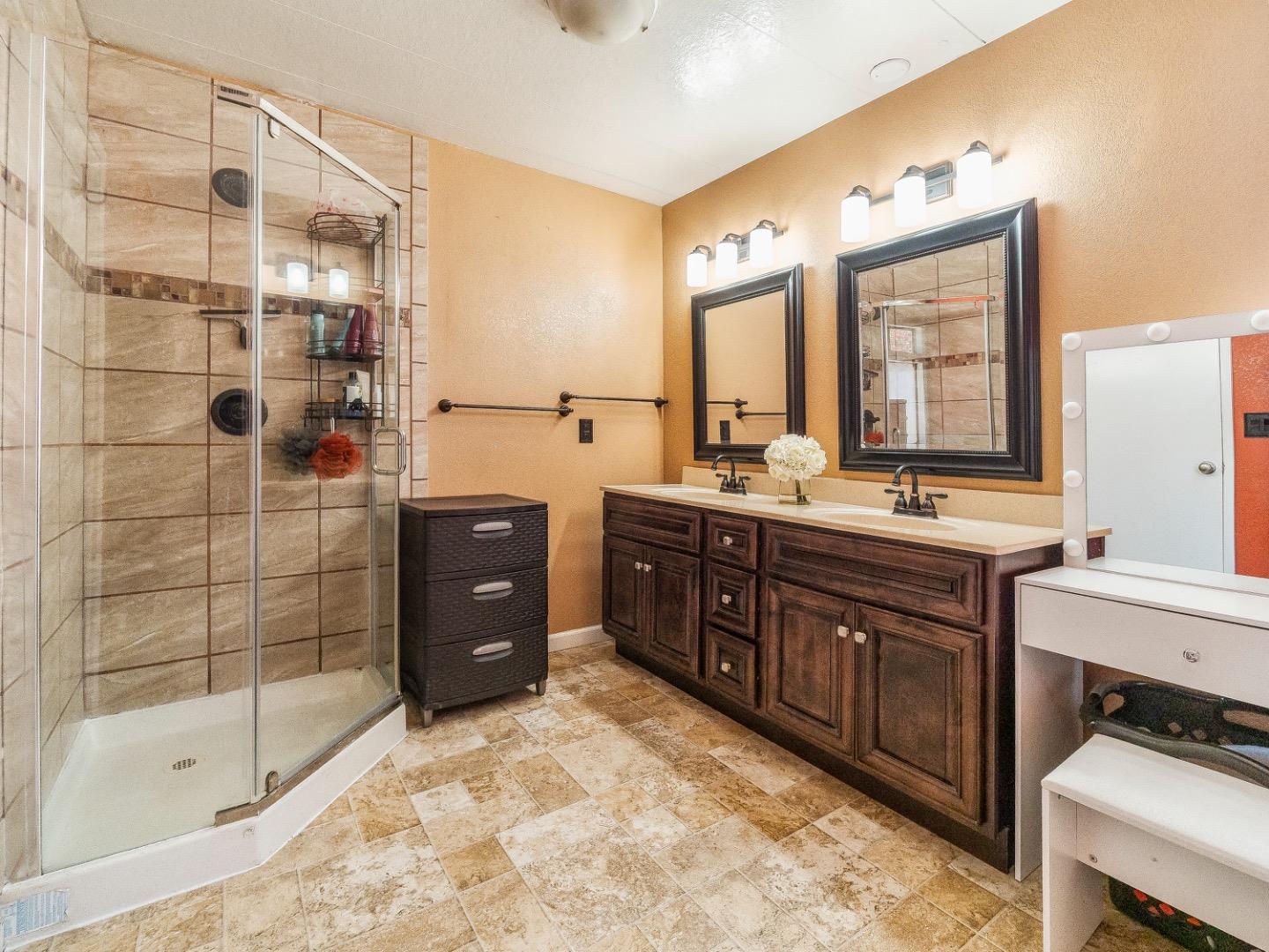 Detail Gallery Image 13 of 28 For 200 Ford Rd #7,  San Jose,  CA 95138 - 3 Beds | 2 Baths