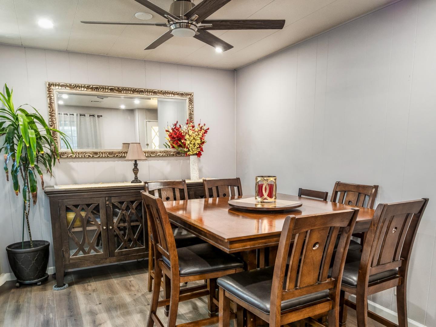 Detail Gallery Image 6 of 28 For 200 Ford Rd #7,  San Jose,  CA 95138 - 3 Beds | 2 Baths