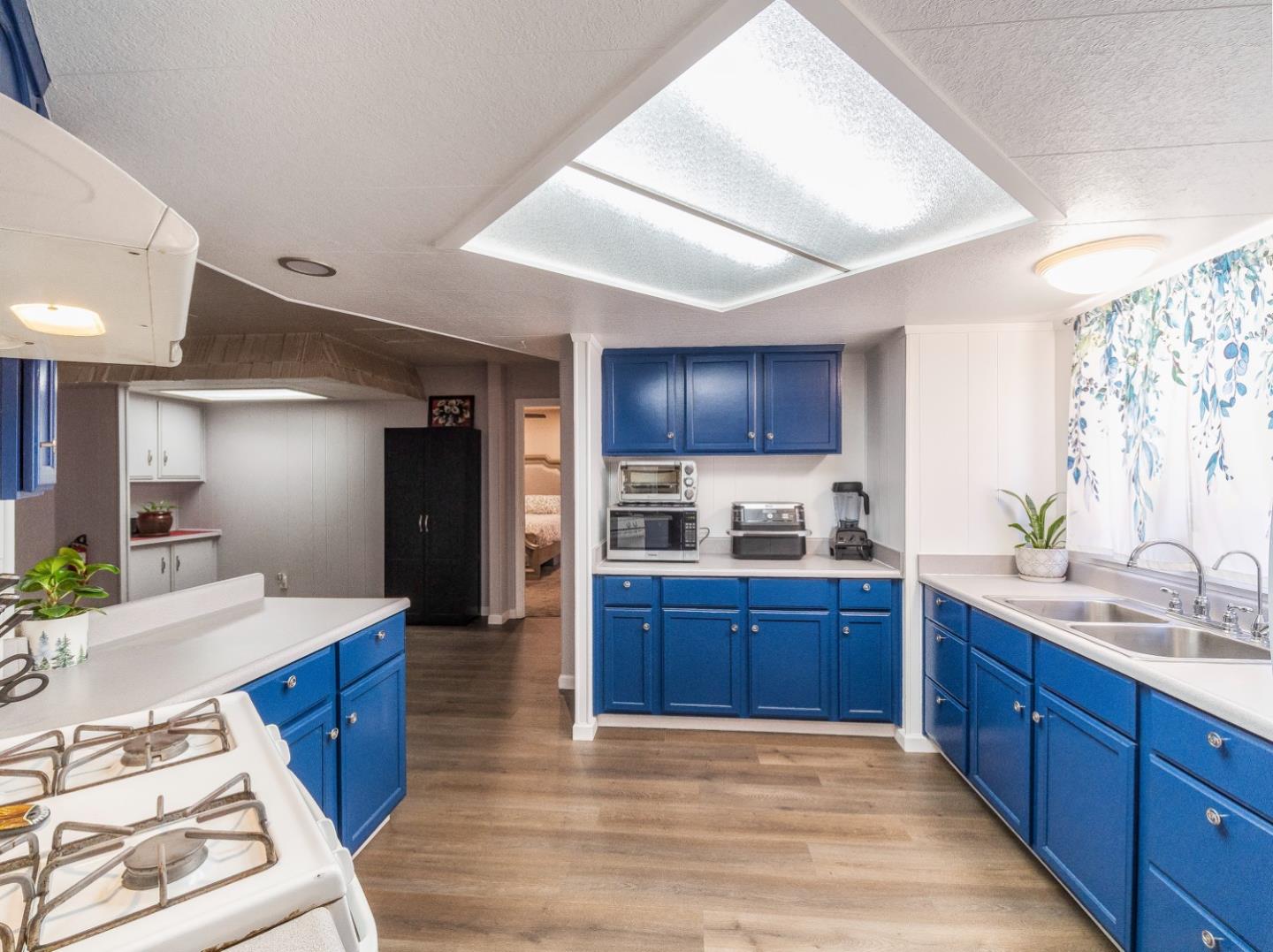 Detail Gallery Image 8 of 28 For 200 Ford Rd #7,  San Jose,  CA 95138 - 3 Beds | 2 Baths
