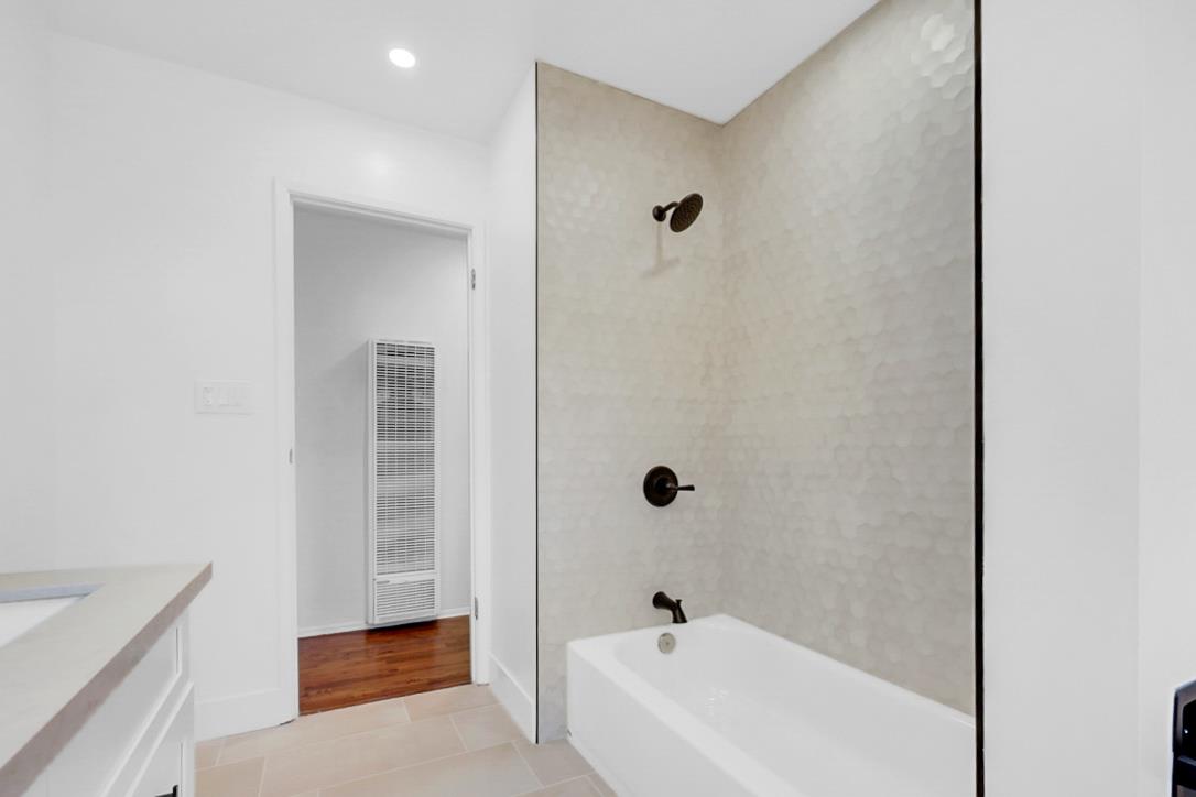 Detail Gallery Image 14 of 22 For 123 Surfside Ave, Santa Cruz,  CA 95060 - 2 Beds | 1 Baths