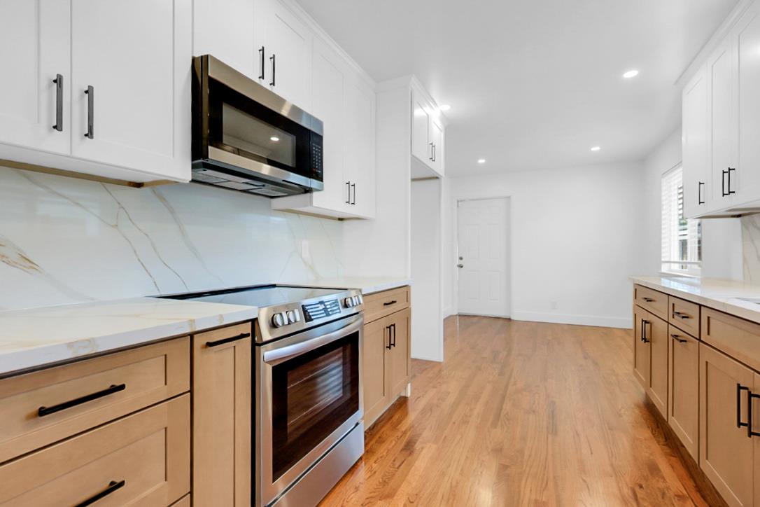 Detail Gallery Image 9 of 22 For 123 Surfside Ave, Santa Cruz,  CA 95060 - 2 Beds | 1 Baths