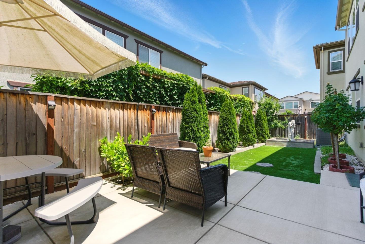 Detail Gallery Image 25 of 30 For 1571 Castlewood Pl, Gilroy,  CA 95020 - 4 Beds | 3 Baths
