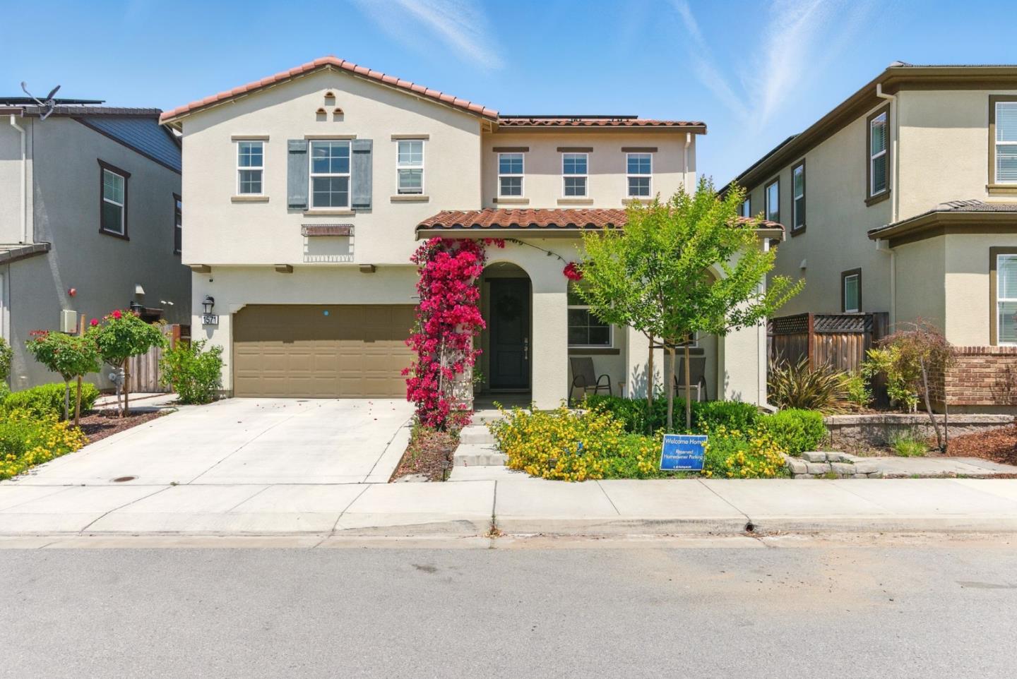 Detail Gallery Image 3 of 30 For 1571 Castlewood Pl, Gilroy,  CA 95020 - 4 Beds | 3 Baths