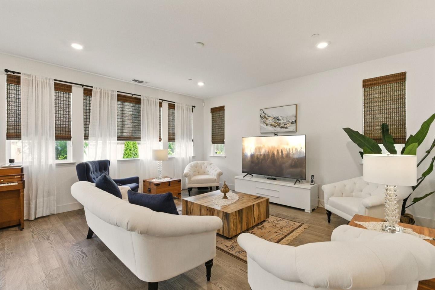 Detail Gallery Image 6 of 30 For 1571 Castlewood Pl, Gilroy,  CA 95020 - 4 Beds | 3 Baths
