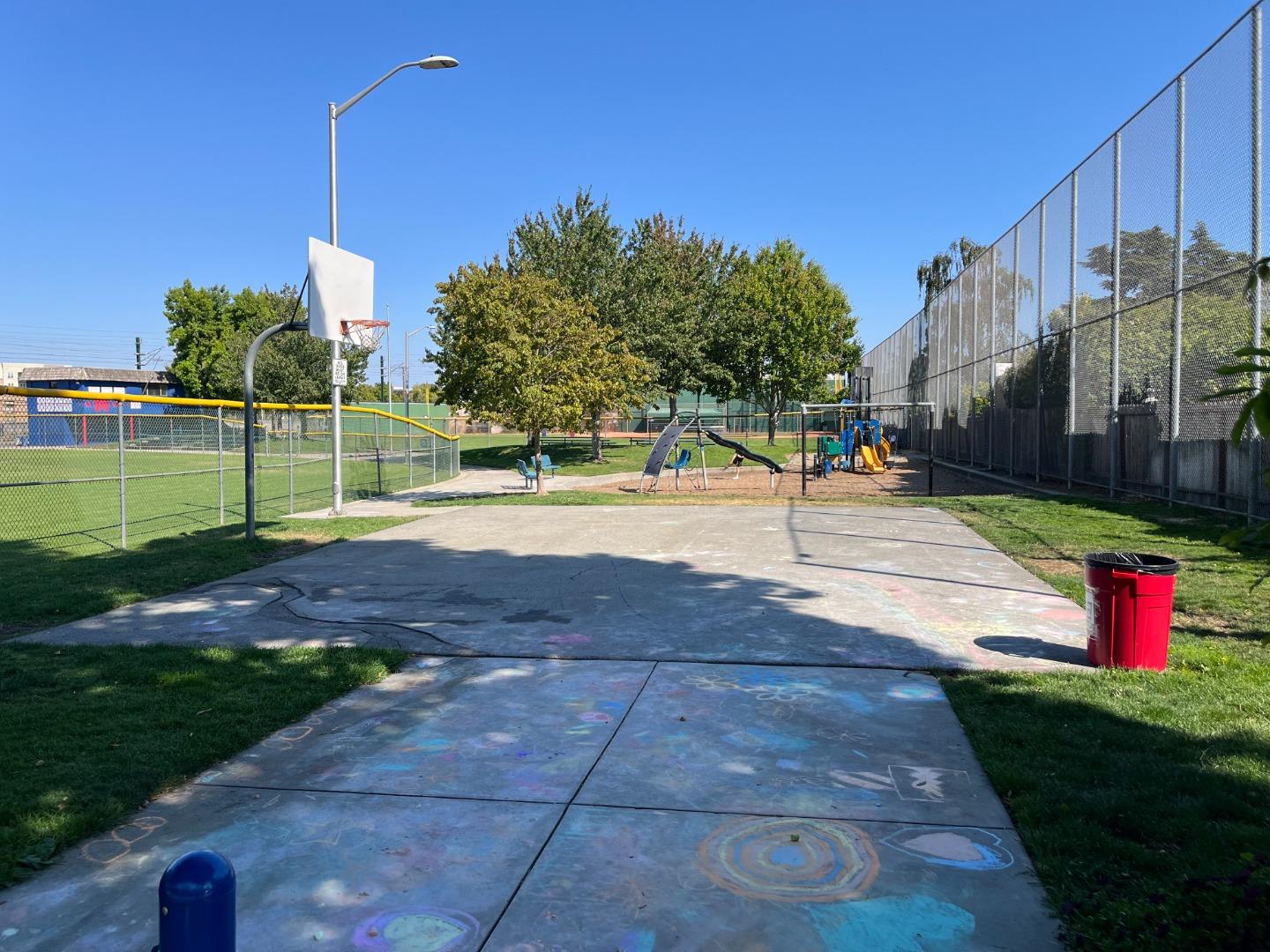 Detail Gallery Image 11 of 12 For 1906 Palm Ave #B,  San Mateo,  CA 94403 - 0 Beds | 1 Baths