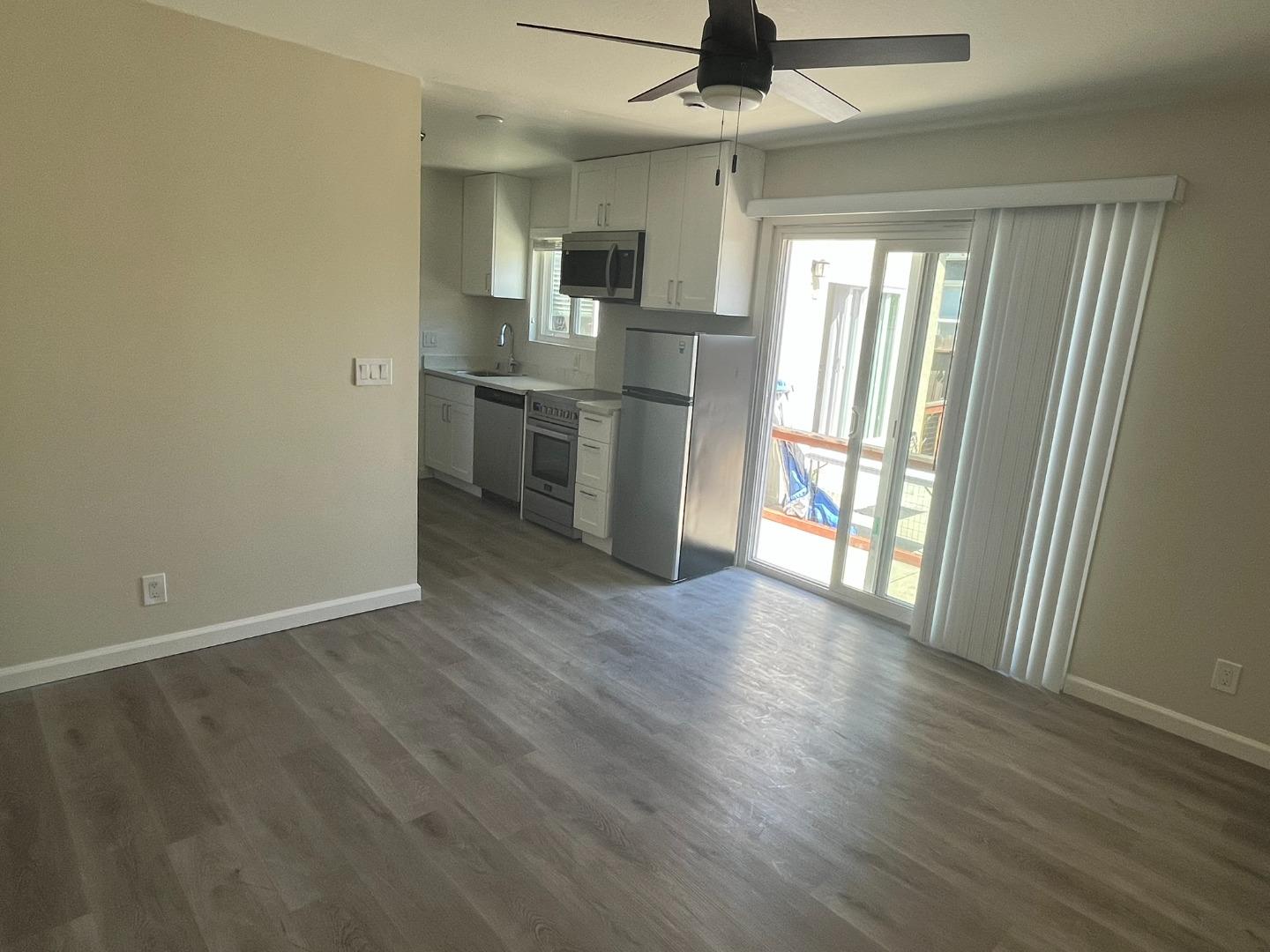 Detail Gallery Image 6 of 12 For 1906 Palm Ave #B,  San Mateo,  CA 94403 - 0 Beds | 1 Baths