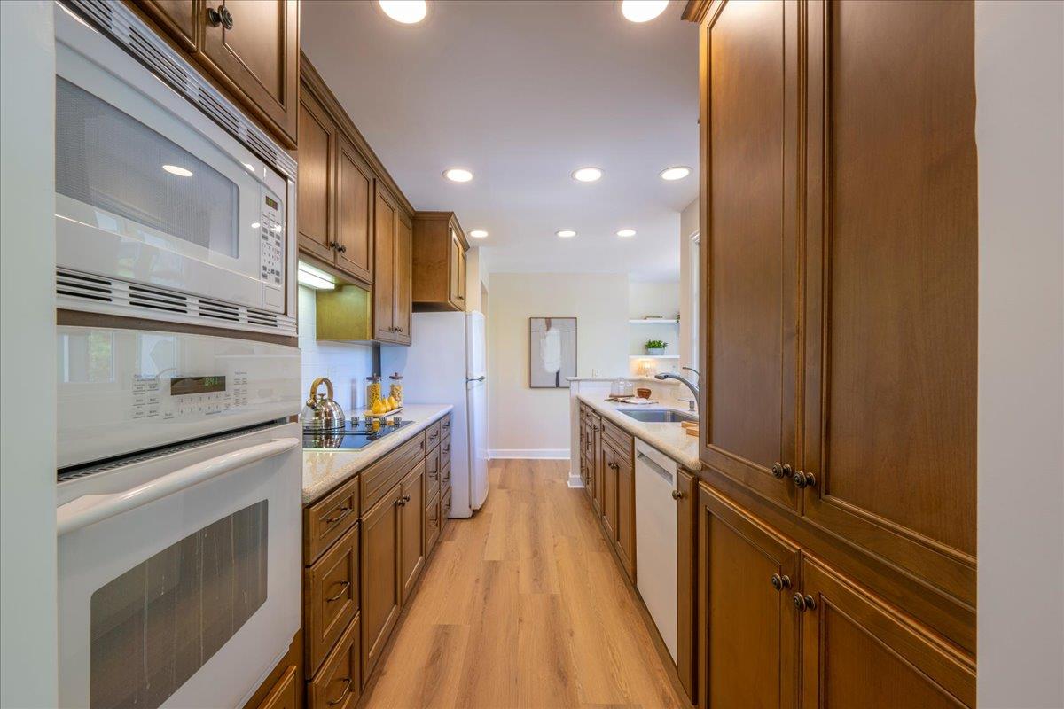 Detail Gallery Image 13 of 32 For 111 W 3rd Ave #306,  San Mateo,  CA 94402 - 2 Beds | 2 Baths