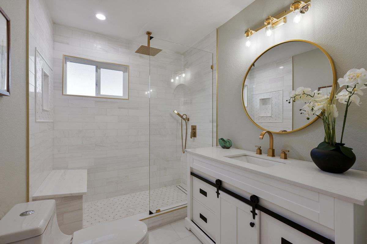Detail Gallery Image 22 of 41 For 1560 Alturas Dr, Burlingame,  CA 94010 - 4 Beds | 3 Baths