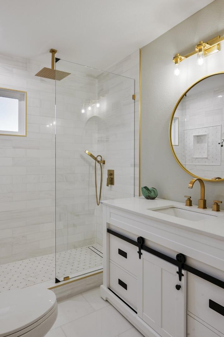 Detail Gallery Image 23 of 41 For 1560 Alturas Dr, Burlingame,  CA 94010 - 4 Beds | 3 Baths