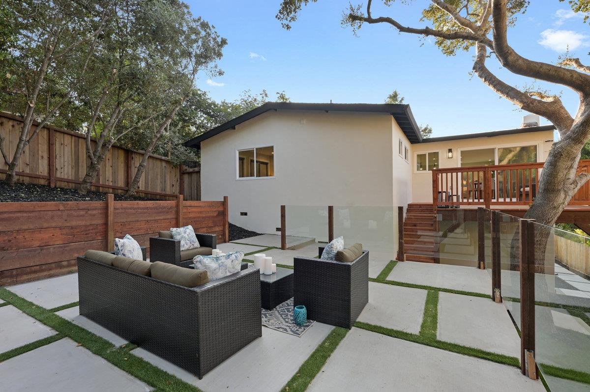 Detail Gallery Image 35 of 41 For 1560 Alturas Dr, Burlingame,  CA 94010 - 4 Beds | 3 Baths