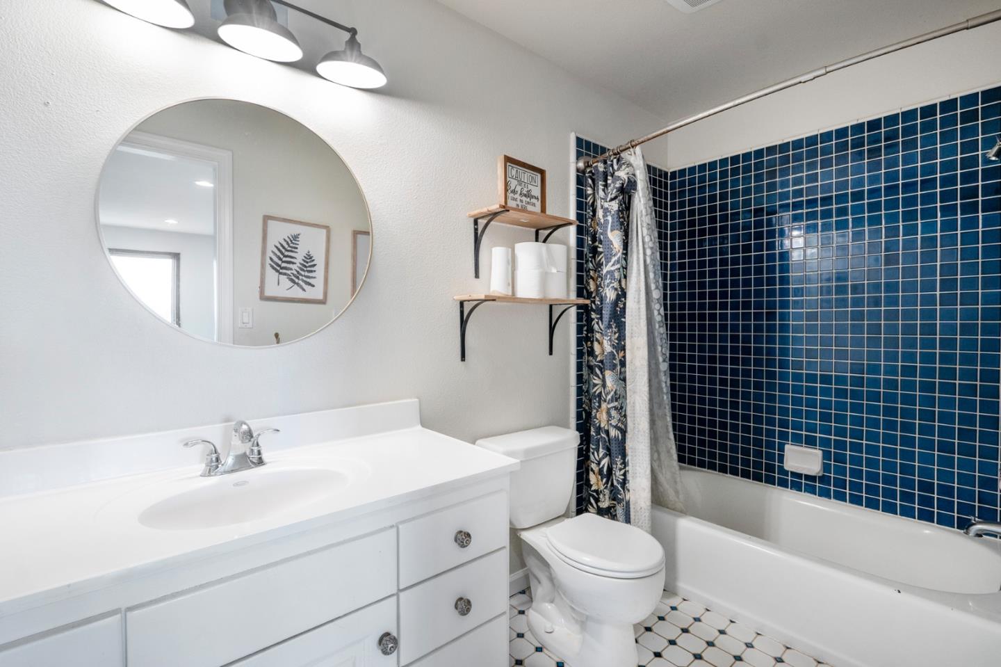 Detail Gallery Image 17 of 54 For 2760 Leavesley Rd, Gilroy,  CA 95020 - 5 Beds | 3/1 Baths