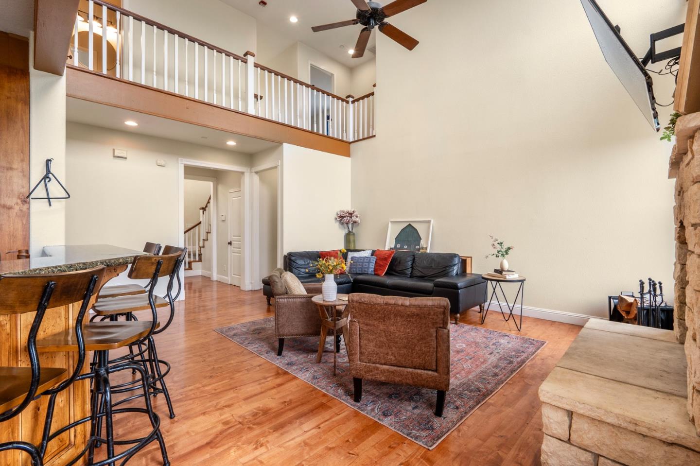 Detail Gallery Image 4 of 54 For 2760 Leavesley Rd, Gilroy,  CA 95020 - 5 Beds | 3/1 Baths