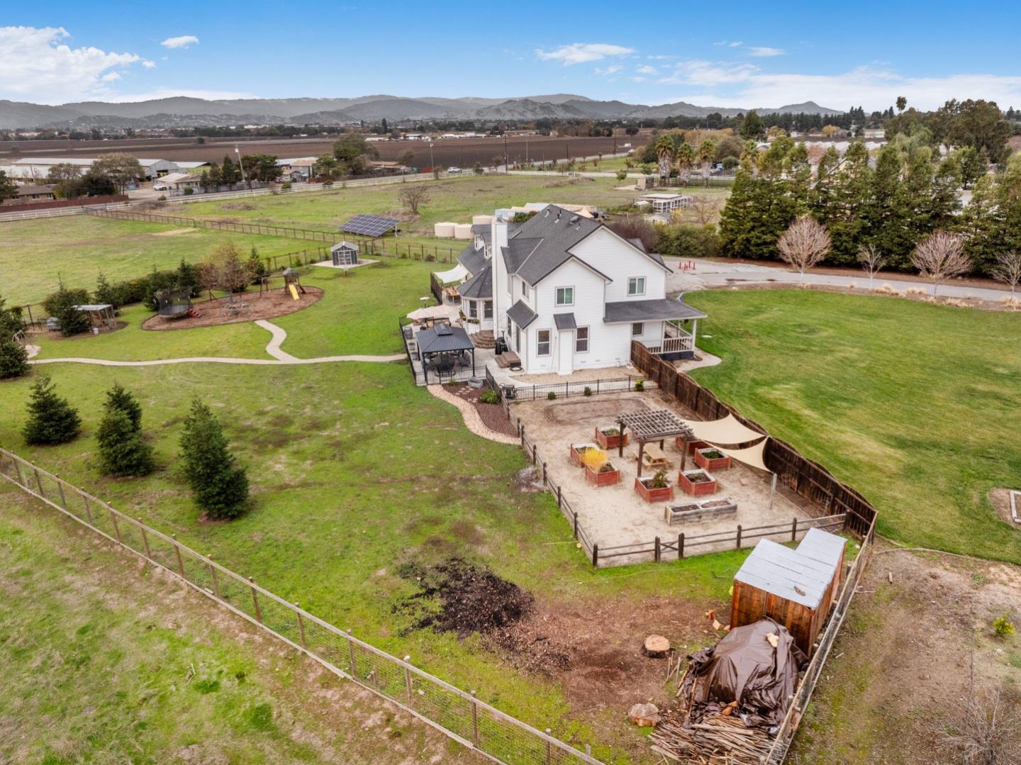 Detail Gallery Image 43 of 54 For 2760 Leavesley Rd, Gilroy,  CA 95020 - 5 Beds | 3/1 Baths