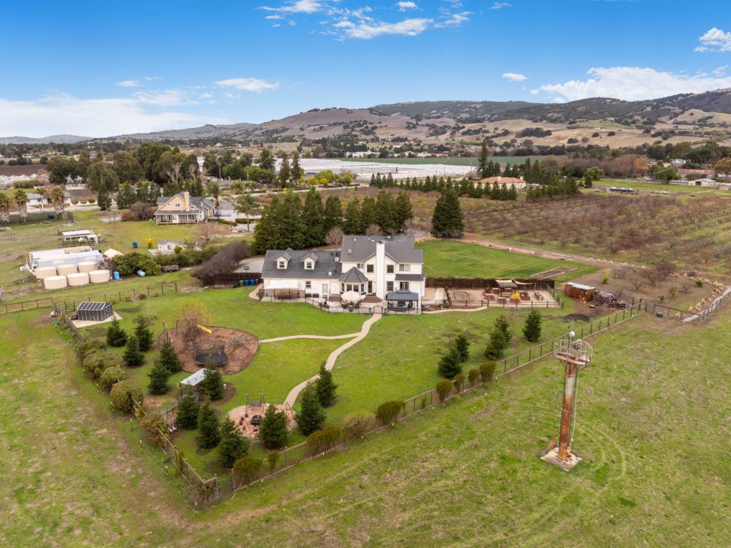 Detail Gallery Image 45 of 54 For 2760 Leavesley Rd, Gilroy,  CA 95020 - 5 Beds | 3/1 Baths