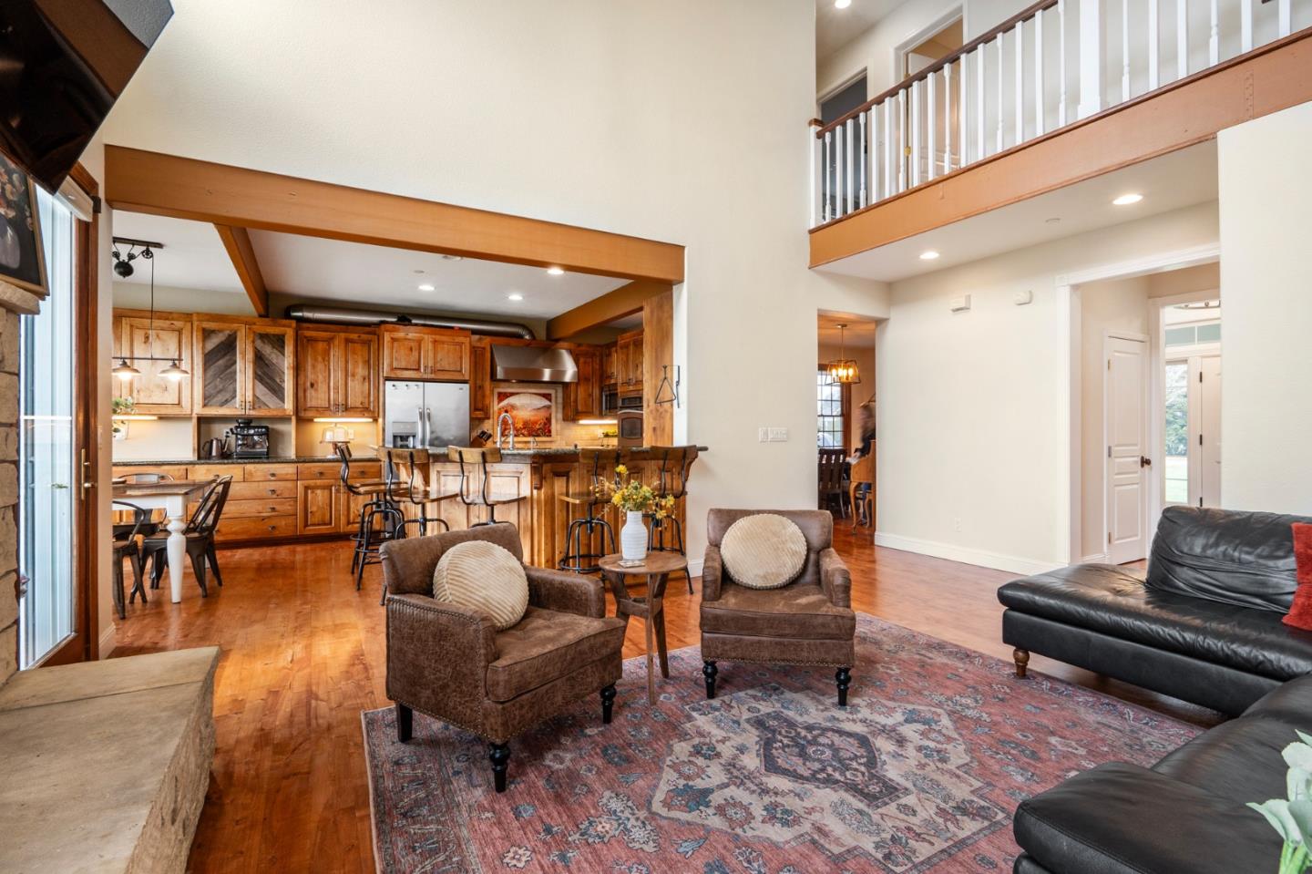 Detail Gallery Image 5 of 54 For 2760 Leavesley Rd, Gilroy,  CA 95020 - 5 Beds | 3/1 Baths