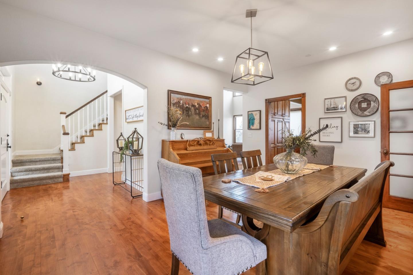 Detail Gallery Image 7 of 54 For 2760 Leavesley Rd, Gilroy,  CA 95020 - 5 Beds | 3/1 Baths