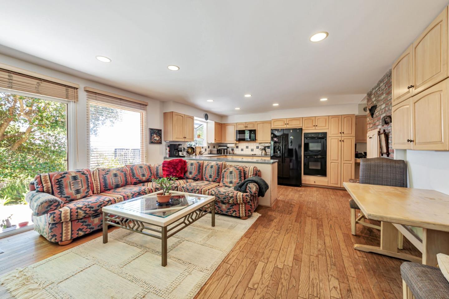 Detail Gallery Image 13 of 33 For 495 Summit Springs Rd, Woodside,  CA 94062 - 6 Beds | 3/1 Baths
