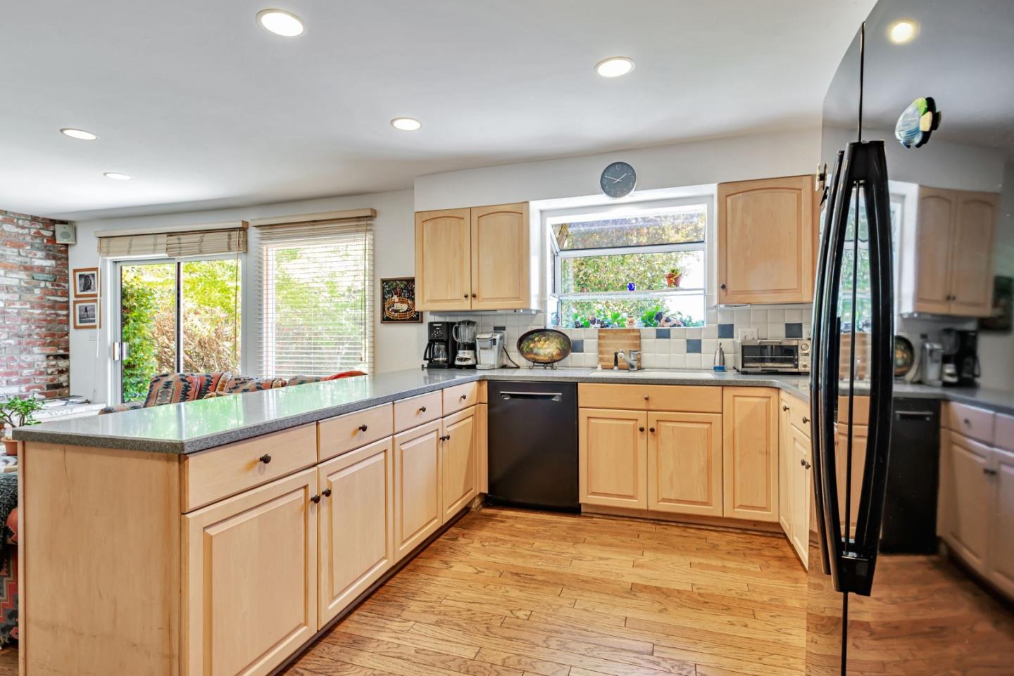 Detail Gallery Image 15 of 33 For 495 Summit Springs Rd, Woodside,  CA 94062 - 6 Beds | 3/1 Baths