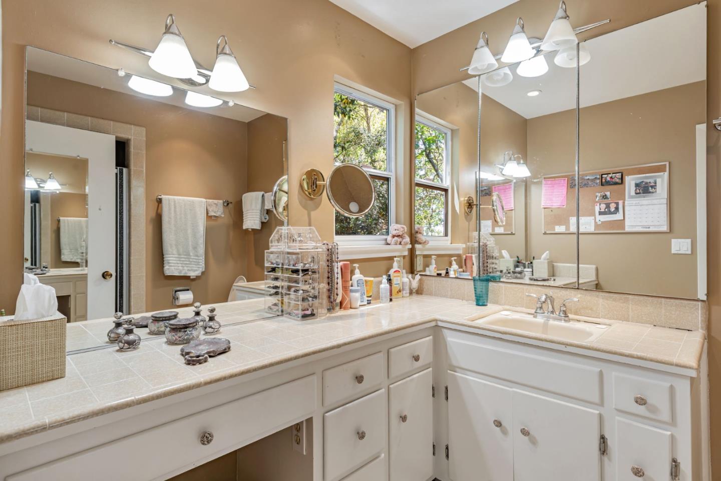 Detail Gallery Image 18 of 33 For 495 Summit Springs Rd, Woodside,  CA 94062 - 6 Beds | 3/1 Baths