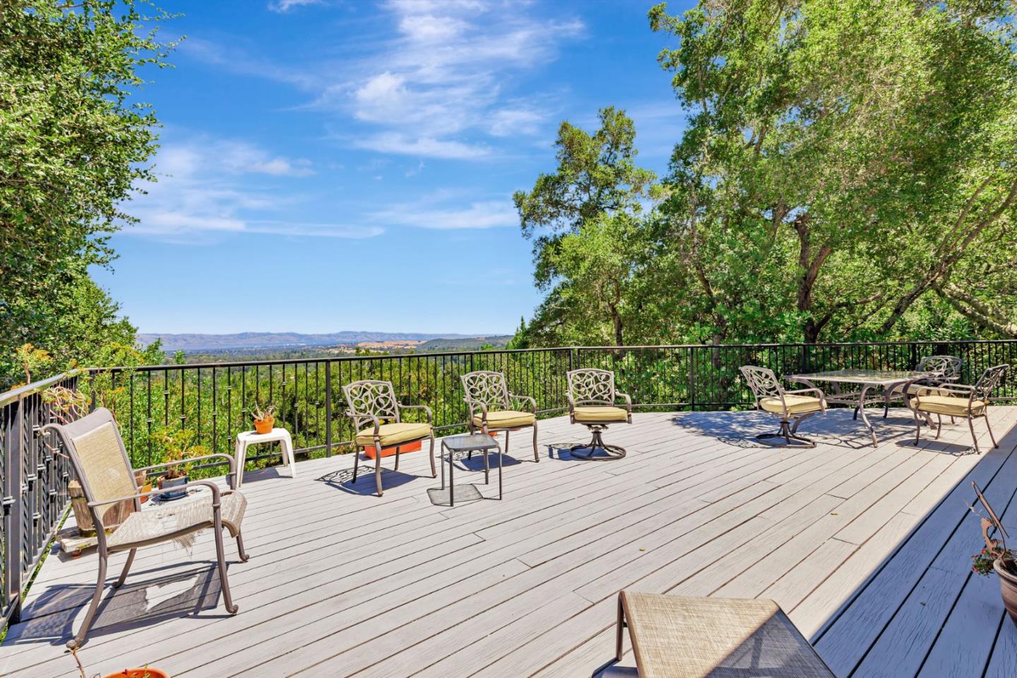 Detail Gallery Image 6 of 33 For 495 Summit Springs Rd, Woodside,  CA 94062 - 6 Beds | 3/1 Baths