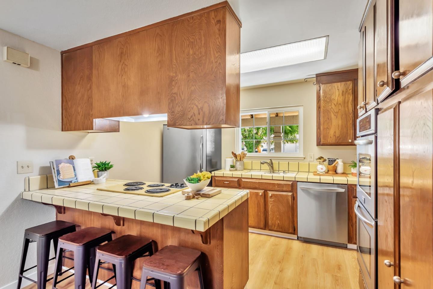 Detail Gallery Image 12 of 35 For 411 Royale Park Dr, San Jose,  CA 95136 - 4 Beds | 2 Baths