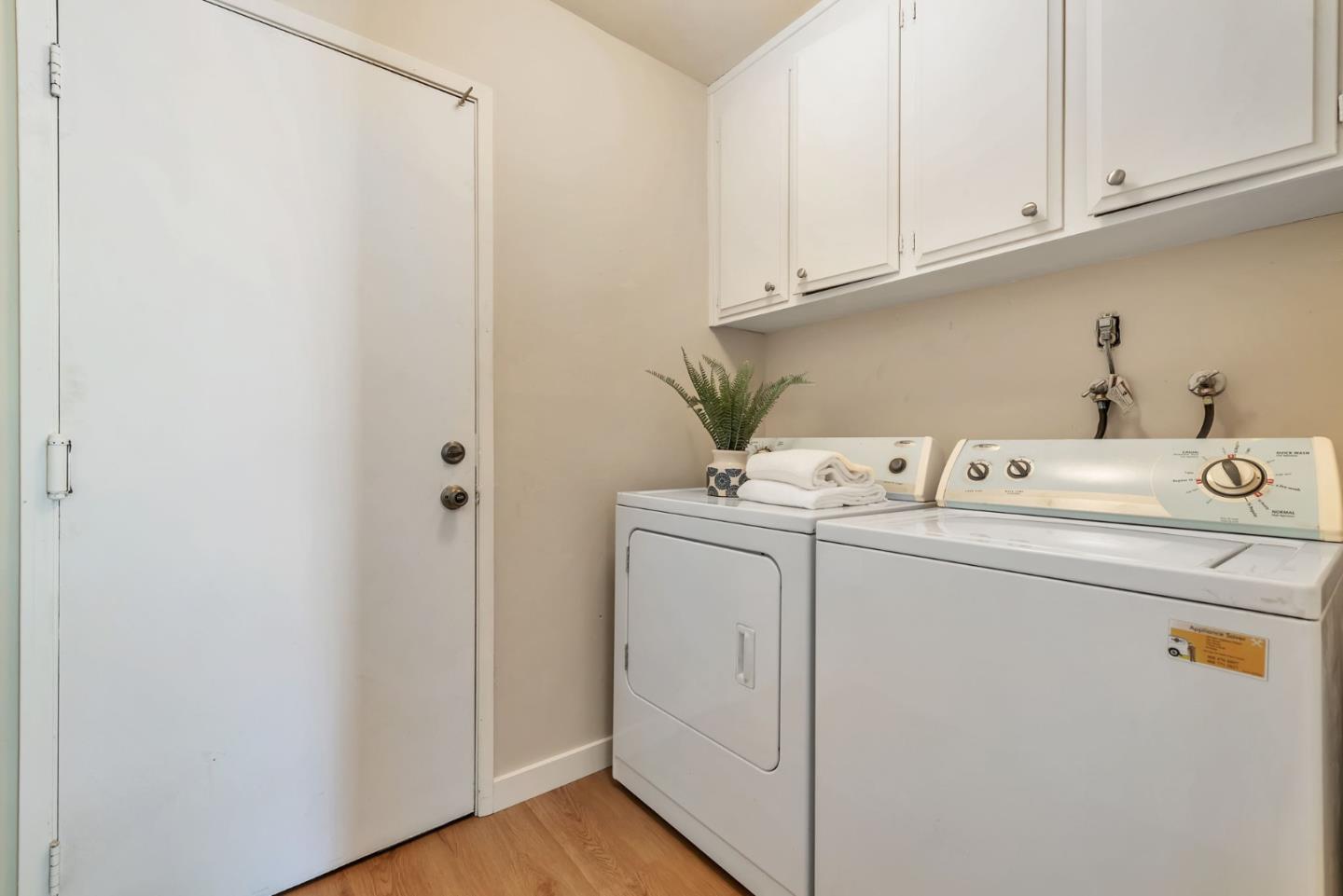 Detail Gallery Image 28 of 35 For 411 Royale Park Dr, San Jose,  CA 95136 - 4 Beds | 2 Baths
