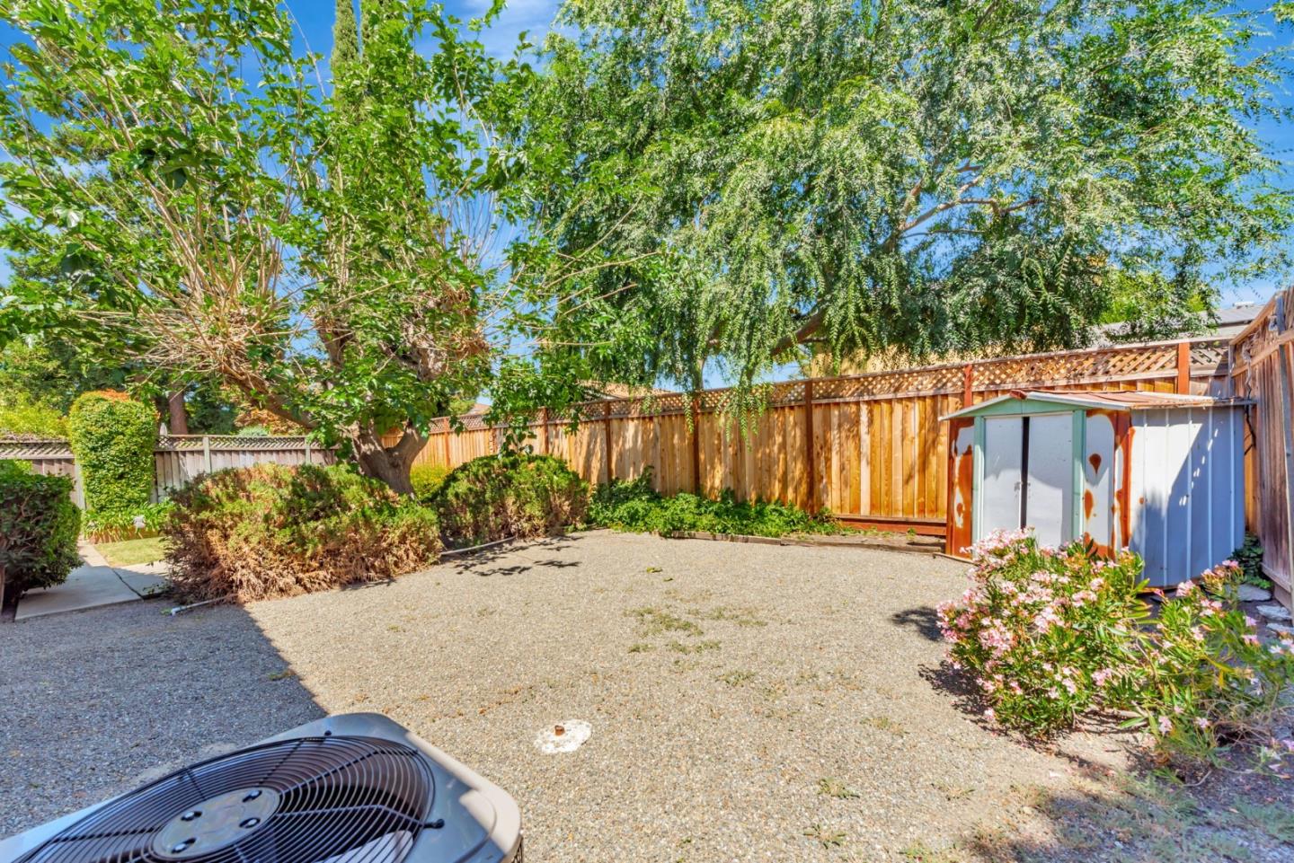 Detail Gallery Image 32 of 35 For 411 Royale Park Dr, San Jose,  CA 95136 - 4 Beds | 2 Baths