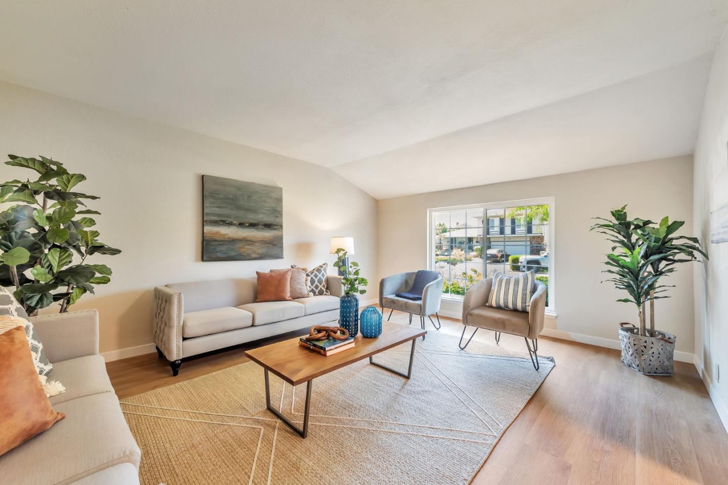 Detail Gallery Image 4 of 35 For 411 Royale Park Dr, San Jose,  CA 95136 - 4 Beds | 2 Baths