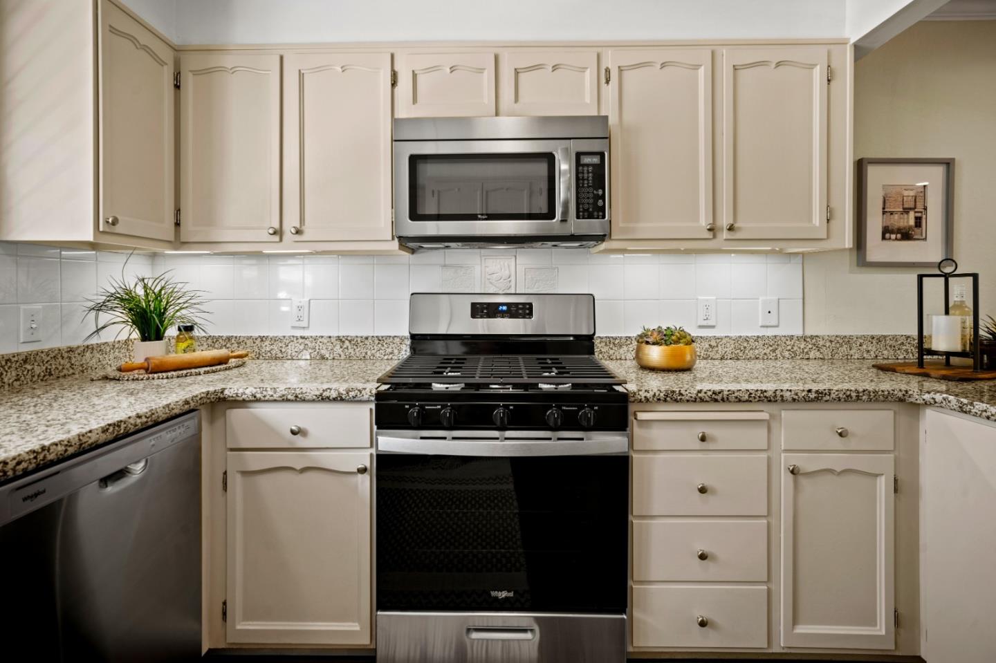 Detail Gallery Image 12 of 53 For 125 Del Mesa Carmel, Carmel,  CA 93923 - 1 Beds | 1 Baths