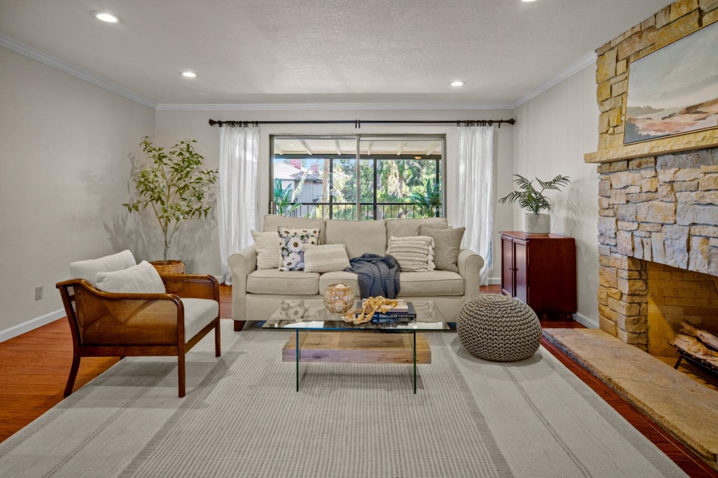 Detail Gallery Image 2 of 53 For 125 Del Mesa Carmel, Carmel,  CA 93923 - 1 Beds | 1 Baths